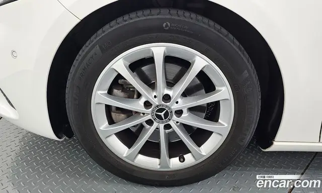 Mercedes-Benz A-Class 2020 2.0 автомат (гидро), миниатюра 4