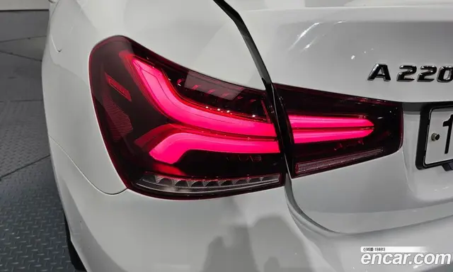 Mercedes-Benz A-Class 2020 2.0 автомат (гидро), миниатюра 8
