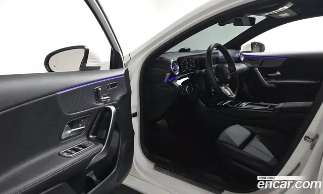Mercedes-Benz A-Class 2024 2.0 автомат (гидро), миниатюра 12