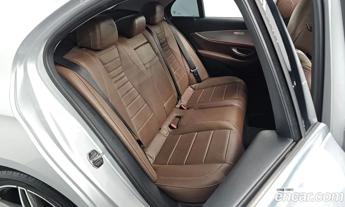 Mercedes-Benz E-Class 2017 3.0 автомат (гидро), фото 17 Mercedes-Benz E-Class 2017 3.0 автомат (гидро), фото 17