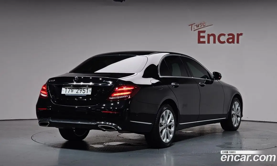 Mercedes-Benz E-Class 2018 2.0 автомат (гидро), фото 1 Mercedes-Benz E-Class 2018 2.0 автомат (гидро), фото 1