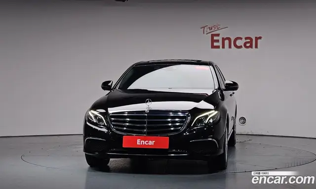 Mercedes-Benz E-Class 2018 2.0 автомат (гидро), миниатюра 2 Mercedes-Benz E-Class 2018 2.0 автомат (гидро), миниатюра 2