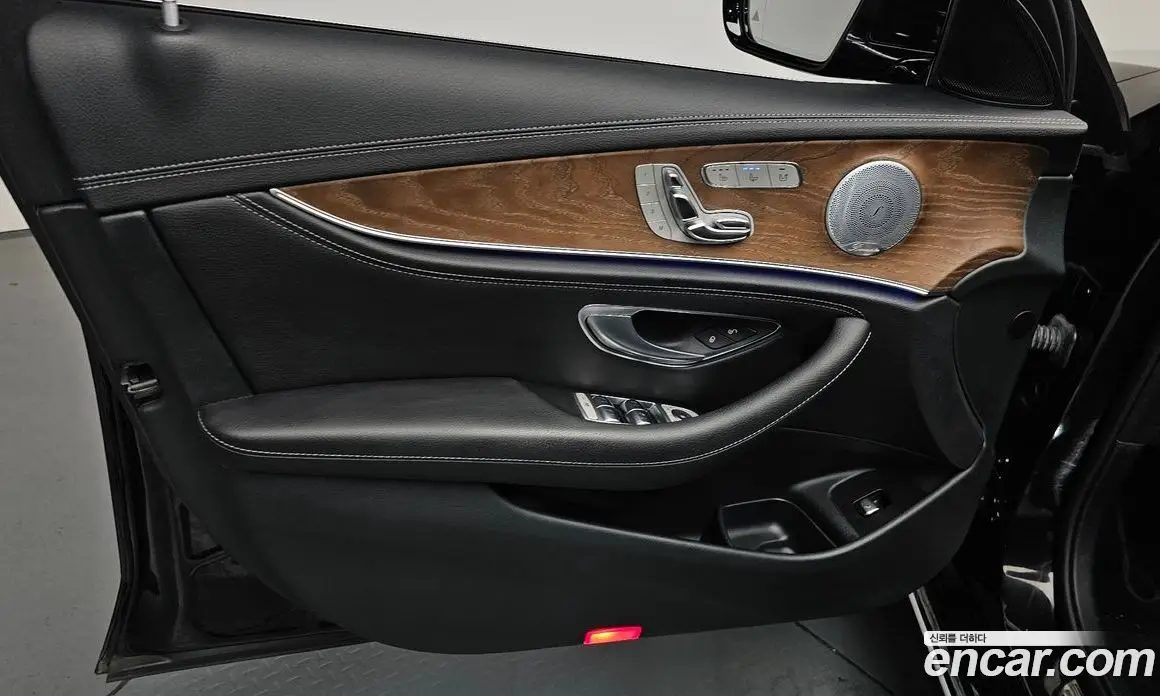 Mercedes-Benz E-Class 2018 2.0 автомат (гидро), фото 13 Mercedes-Benz E-Class 2018 2.0 автомат (гидро), фото 13