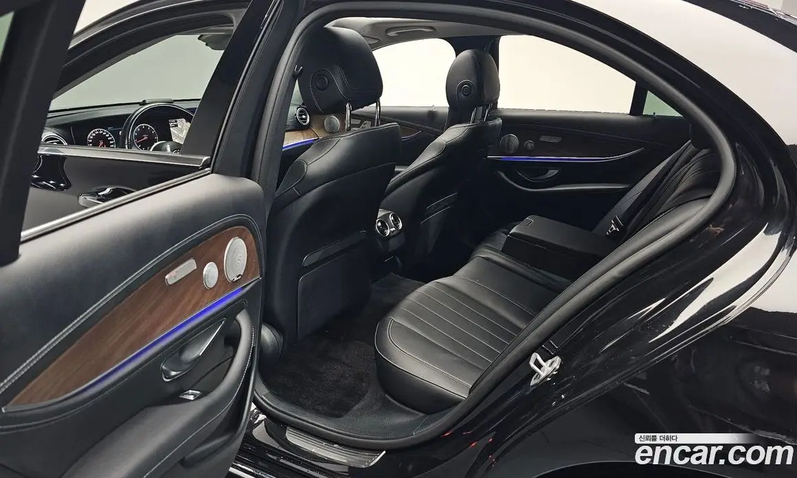 Mercedes-Benz E-Class 2018 2.0 автомат (гидро), фото 15 Mercedes-Benz E-Class 2018 2.0 автомат (гидро), фото 15