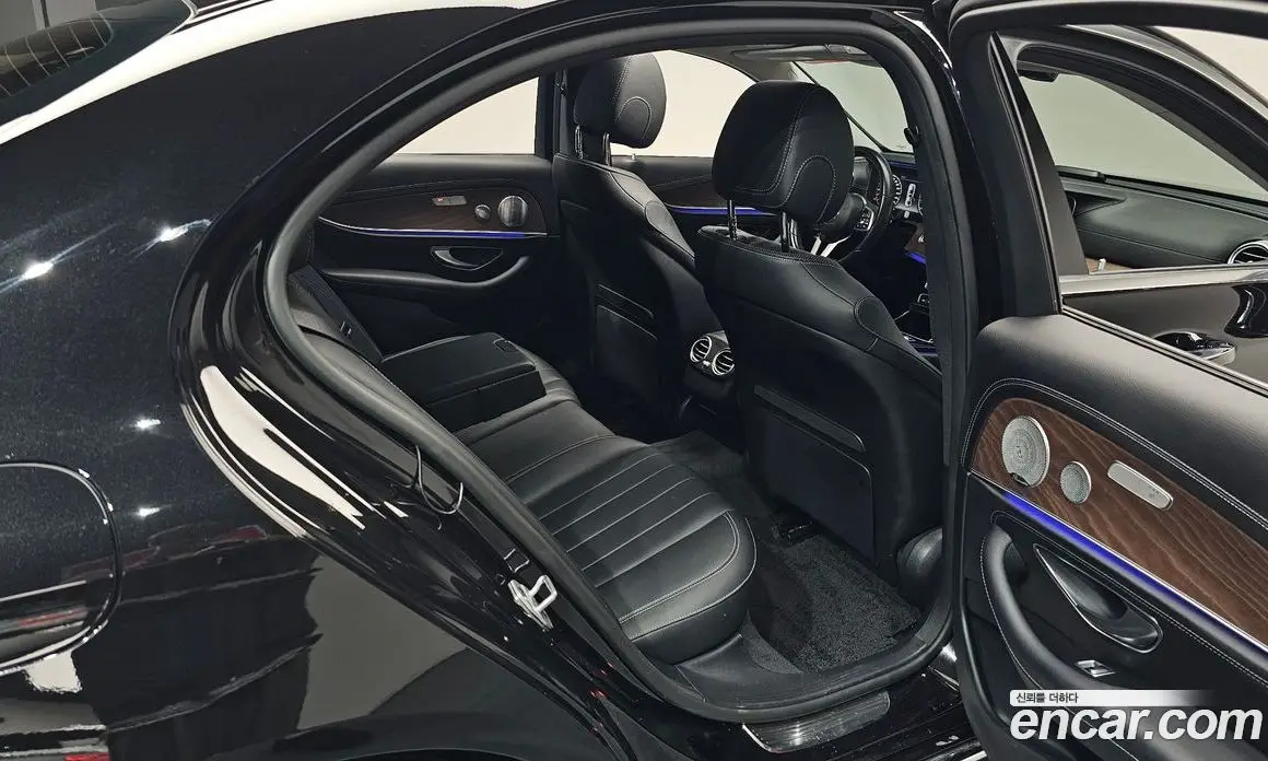 Mercedes-Benz E-Class 2018 2.0 автомат (гидро), фото 17 Mercedes-Benz E-Class 2018 2.0 автомат (гидро), фото 17