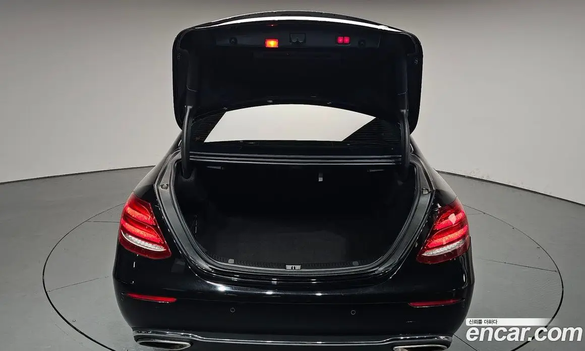 Mercedes-Benz E-Class 2018 2.0 автомат (гидро), фото 35 Mercedes-Benz E-Class 2018 2.0 автомат (гидро), фото 35