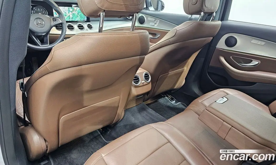 Mercedes-Benz E-Class 2018 2.0 автомат (гидро), фото 27
