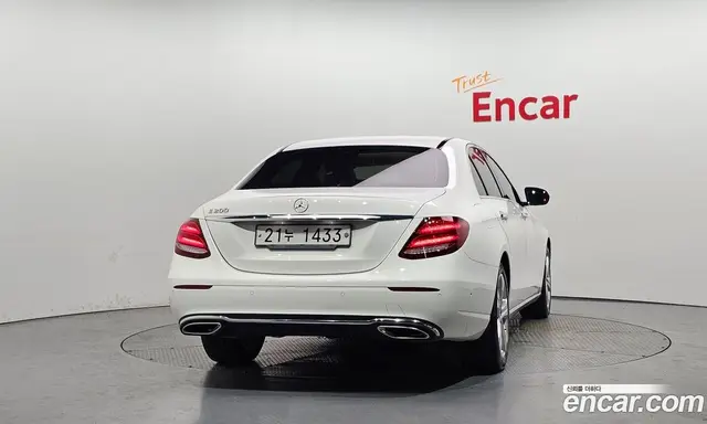 Mercedes-Benz E-Class 2018 2.0 автомат (гидро), миниатюра 4