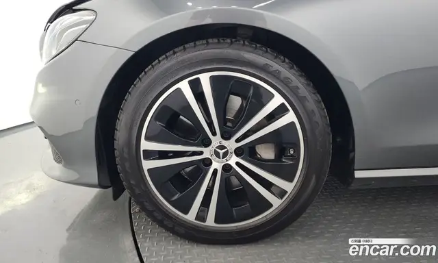 Mercedes-Benz E-Class 2020 2.0 автомат (гидро), миниатюра 5 Mercedes-Benz E-Class 2020 2.0 автомат (гидро), миниатюра 5