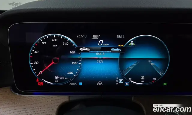 Mercedes-Benz E-Class 2022 2.0 автомат (гидро), миниатюра 11