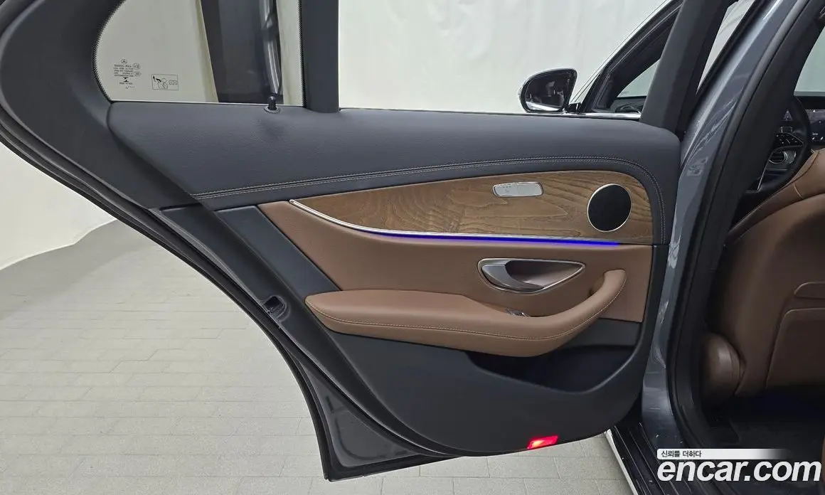 Mercedes-Benz E-Class 2022 2.0 автомат (гидро), фото 15