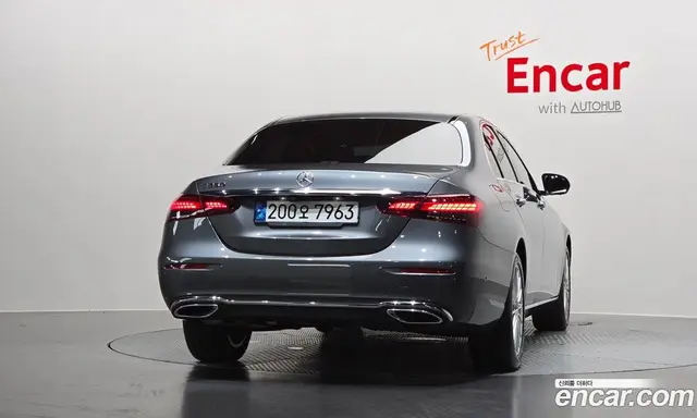 Mercedes-Benz E-Class 2022 2.0 автомат (гидро), миниатюра 4