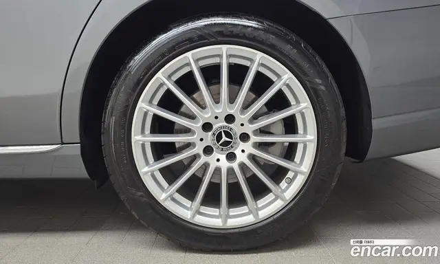 Mercedes-Benz E-Class 2022 2.0 автомат (гидро), миниатюра 7
