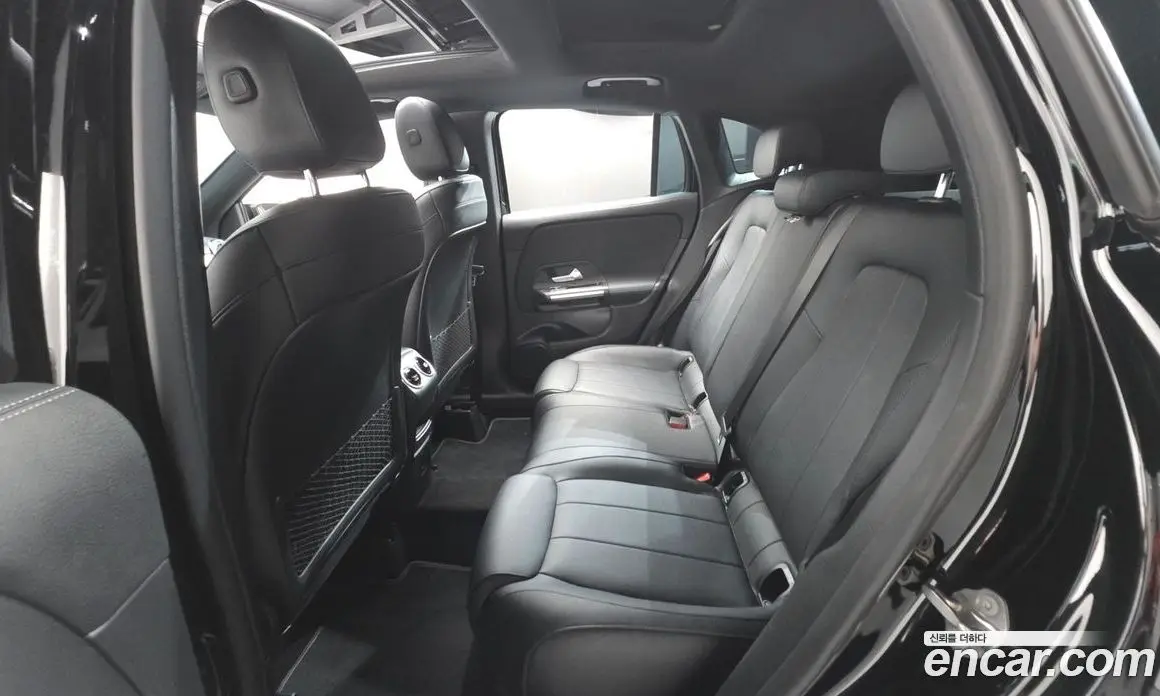 Mercedes-Benz GLA-Class 2021 2.0 автомат (гидро), фото 16