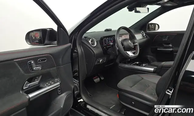 Mercedes-Benz GLA-Class 2025 2.0 автомат (гидро), миниатюра 12