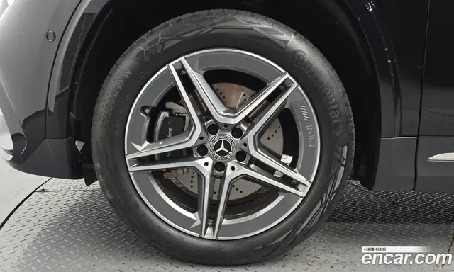 Mercedes-Benz GLA-Class 2025 2.0 автомат (гидро), миниатюра 4