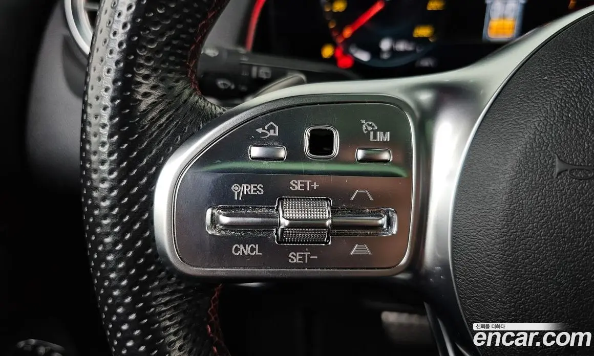 Mercedes-Benz GLB-Class 2023 2.0 автомат (гидро), фото 27
