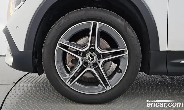 Mercedes-Benz GLB-Class 2023 2.0 автомат (гидро), миниатюра 4