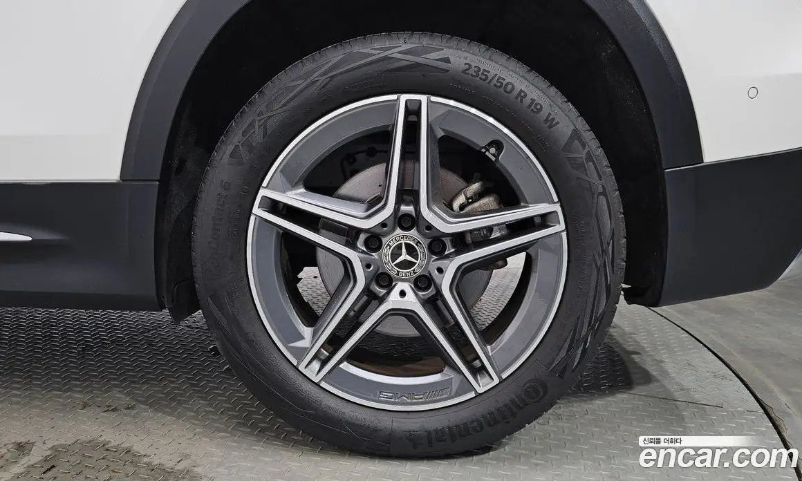 Mercedes-Benz GLB-Class 2023 2.0 автомат (гидро), фото 6
