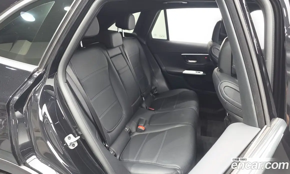 Mercedes-Benz GLC-Class 2023 2.0 автомат (гидро), фото 17