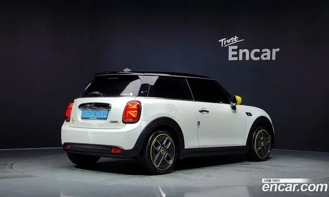Mini Cooper 2023 автомат (гидро), миниатюра 2