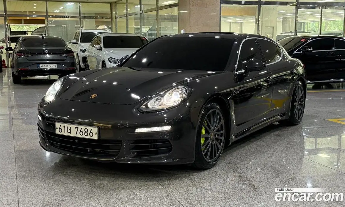 Porsche Panamera 2014 3.0 автомат (гидро), фото 1 Porsche Panamera 2014 3.0 автомат (гидро), фото 1