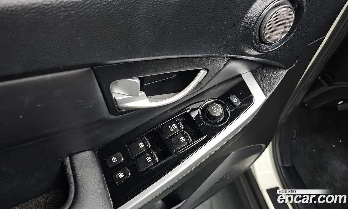 SsangYong Korando 2015 2.2 автомат (гидро), фото 32 SsangYong Korando 2015 2.2 автомат (гидро), фото 32