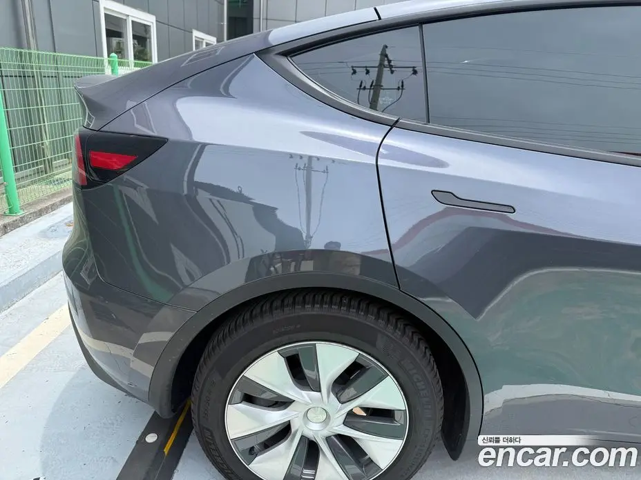 Tesla Model Y 2023 автомат (гидро), фото 5
