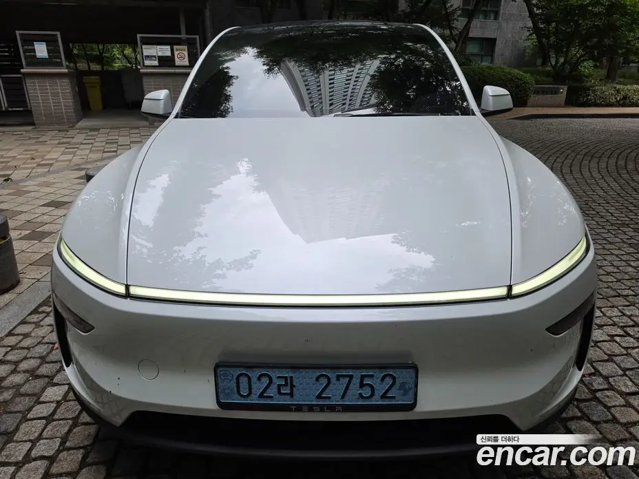 Tesla Model Y 2025 автомат (гидро), фото 1 Tesla Model Y 2025 автомат (гидро), фото 1