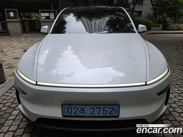 Tesla Model Y 2025 автомат (гидро), миниатюра 1 Tesla Model Y 2025 автомат (гидро), миниатюра 1