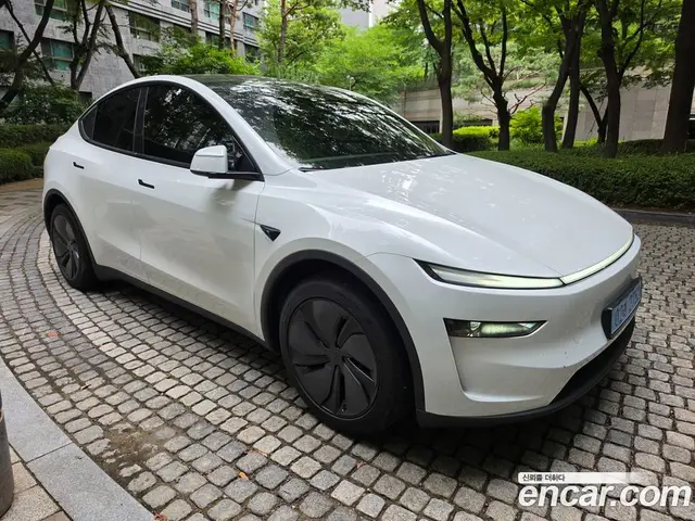 Tesla Model Y 2025 автомат (гидро), миниатюра 2 Tesla Model Y 2025 автомат (гидро), миниатюра 2