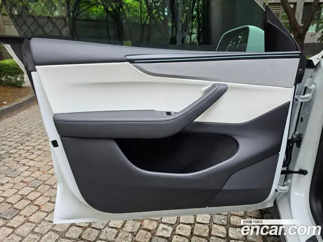Tesla Model Y 2025 автомат (гидро), миниатюра 11 Tesla Model Y 2025 автомат (гидро), миниатюра 11