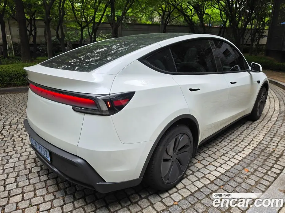 Tesla Model Y 2025 автомат (гидро), фото 4 Tesla Model Y 2025 автомат (гидро), фото 4