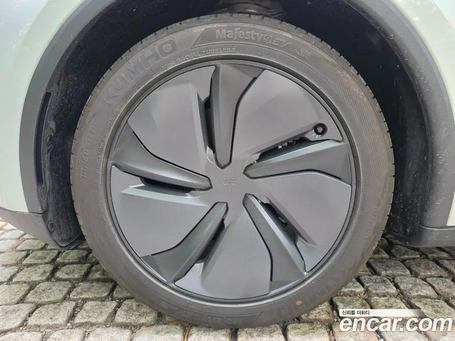 Tesla Model Y 2025 автомат (гидро), фото 6 Tesla Model Y 2025 автомат (гидро), фото 6