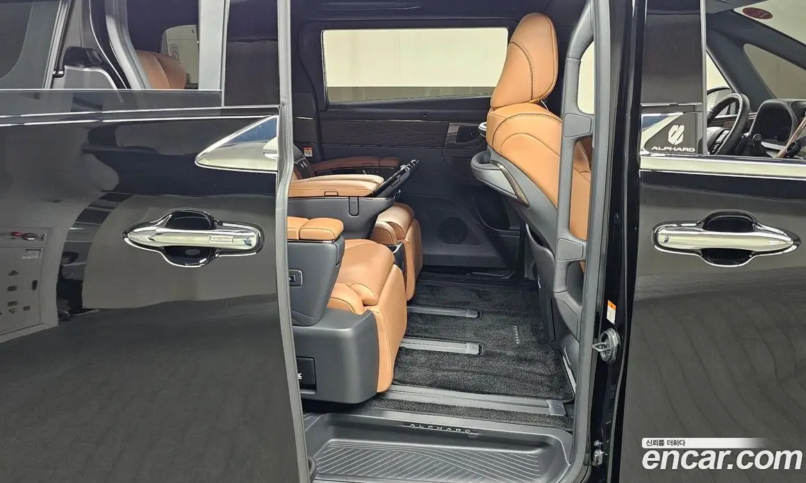Toyota Alphard 2025 2.5 автомат (гидро), фото 17 Toyota Alphard 2025 2.5 автомат (гидро), фото 17
