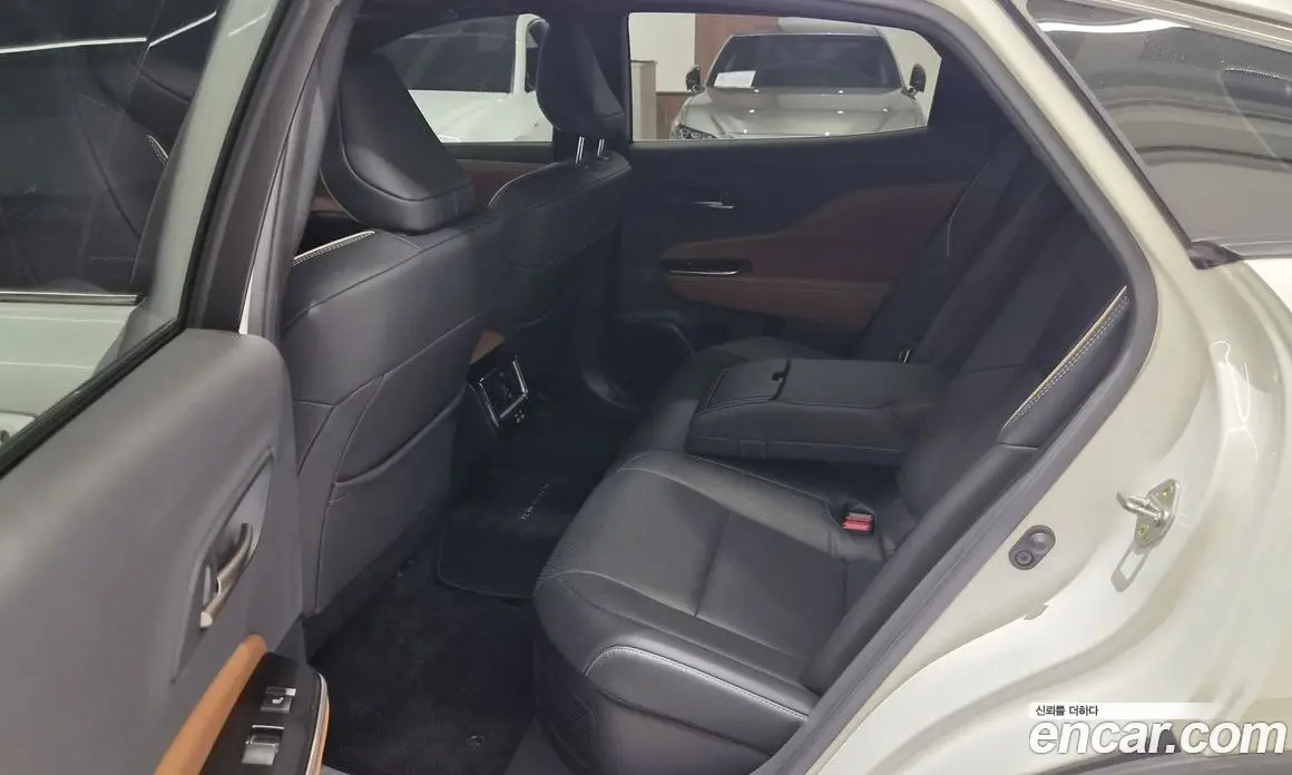 Toyota Crown 2024 2.5 автомат (вариатор), фото 11 Toyota Crown 2024 2.5 автомат (вариатор), фото 11