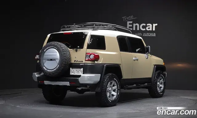Toyota FJ Cruiser 2014 4.0 автомат (гидро), миниатюра 2 Toyota FJ Cruiser 2014 4.0 автомат (гидро), миниатюра 2
