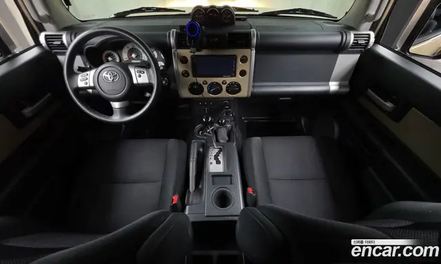 Toyota FJ Cruiser 2014 4.0 автомат (гидро), миниатюра 7 Toyota FJ Cruiser 2014 4.0 автомат (гидро), миниатюра 7