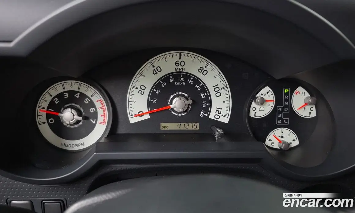 Toyota FJ Cruiser 2014 4.0 автомат (гидро), фото 8 Toyota FJ Cruiser 2014 4.0 автомат (гидро), фото 8