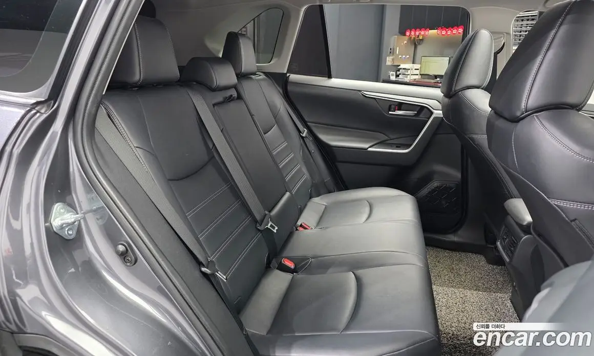 Toyota RAV4 2019 2.5 автомат (гидро), фото 12 Toyota RAV4 2019 2.5 автомат (гидро), фото 12