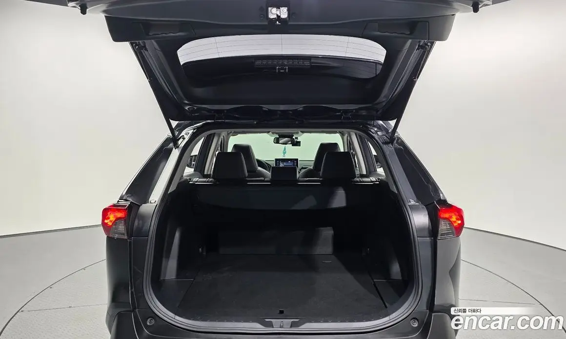 Toyota RAV4 2019 2.5 автомат (гидро), фото 20 Toyota RAV4 2019 2.5 автомат (гидро), фото 20