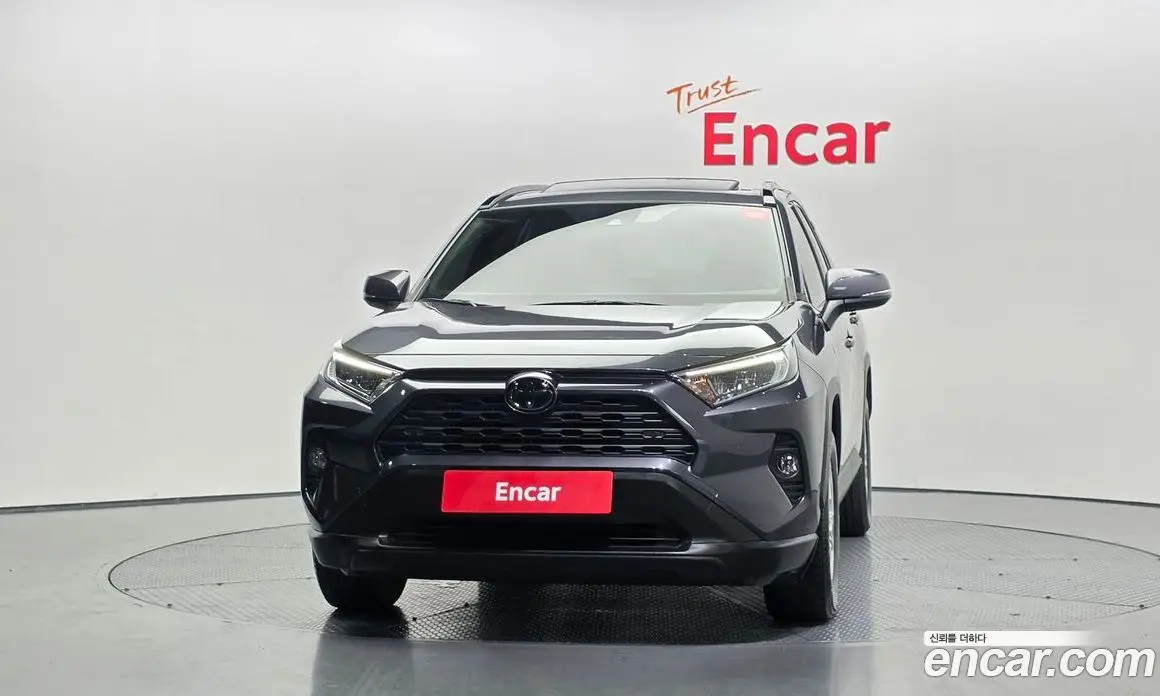 Toyota RAV4 2019 2.5 автомат (гидро), фото 3 Toyota RAV4 2019 2.5 автомат (гидро), фото 3