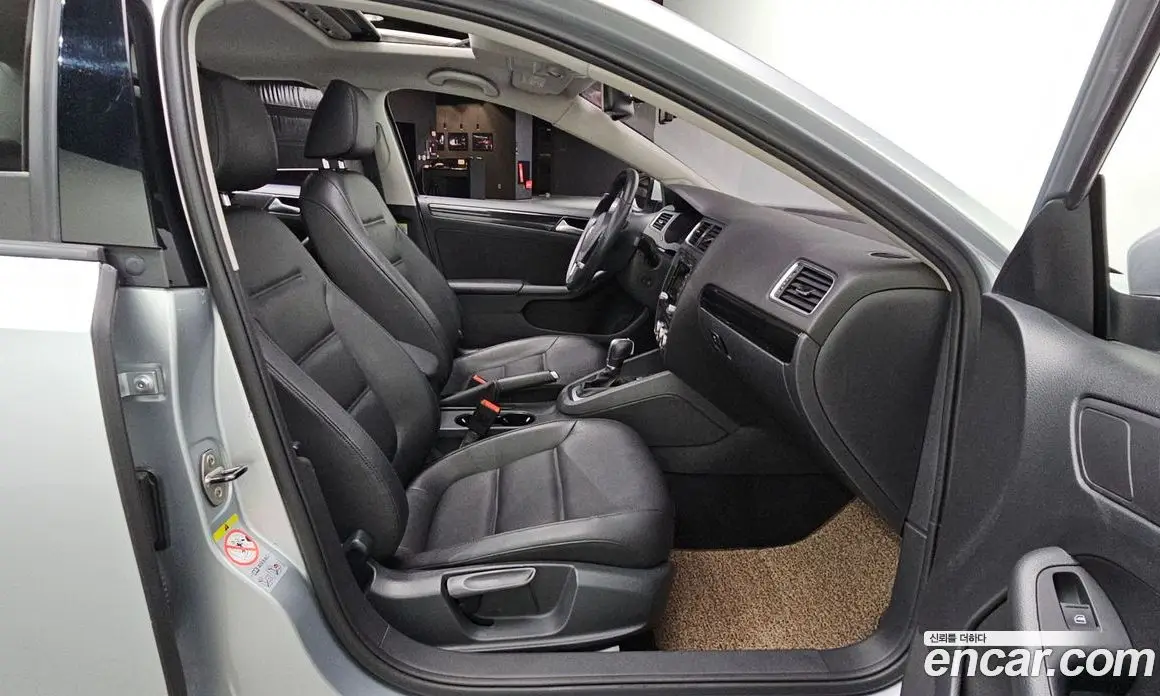 Volkswagen Jetta 2014 2.0 автомат (гидро), фото 12 Volkswagen Jetta 2014 2.0 автомат (гидро), фото 12