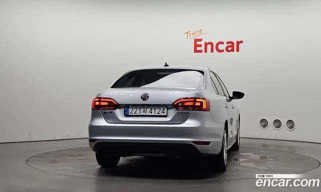 Volkswagen Jetta 2014 2.0 автомат (гидро), миниатюра 4 Volkswagen Jetta 2014 2.0 автомат (гидро), миниатюра 4