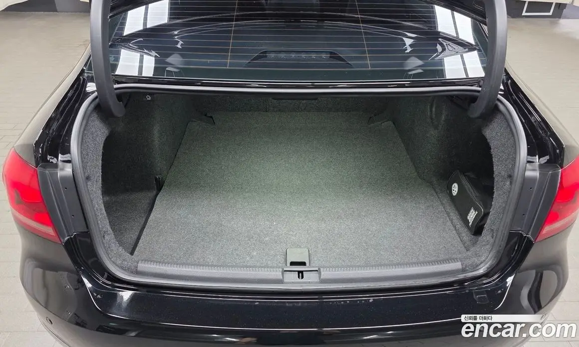 Volkswagen Passat 2013 2.5 автомат (гидро), фото 18 Volkswagen Passat 2013 2.5 автомат (гидро), фото 18