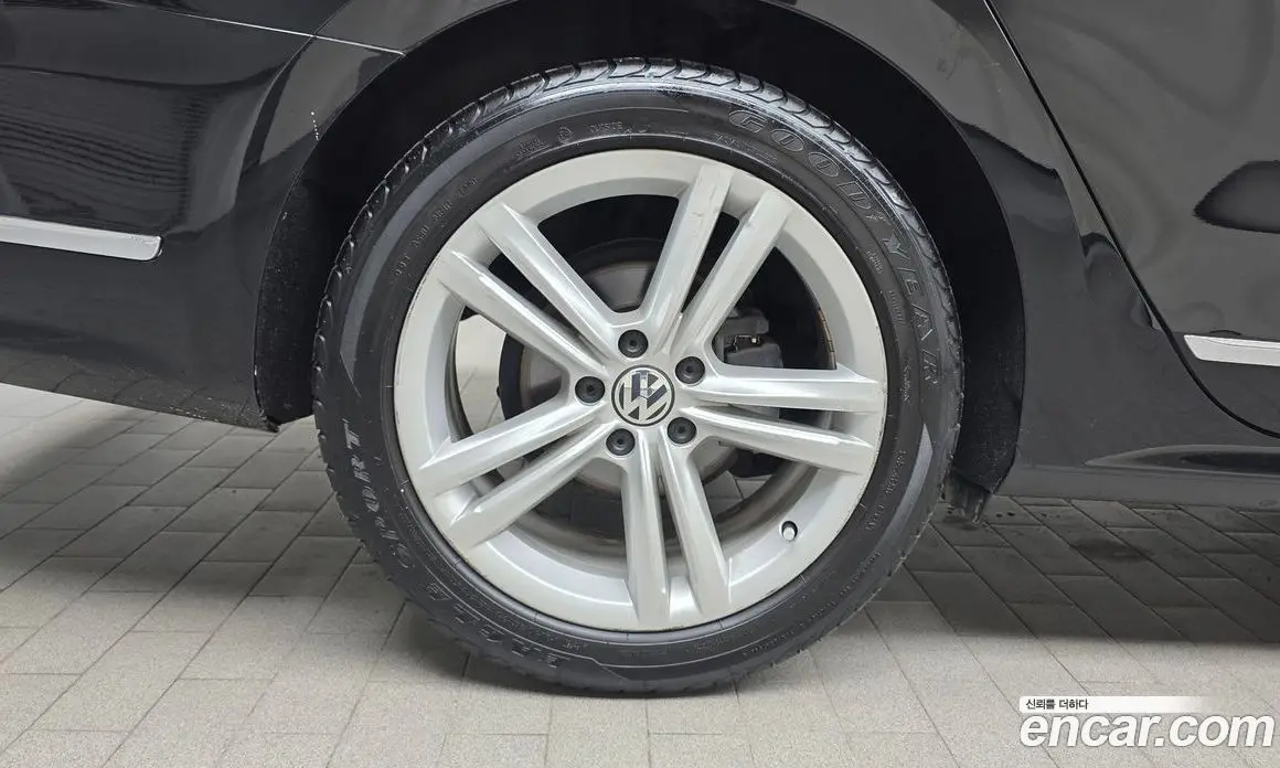 Volkswagen Passat 2013 2.5 автомат (гидро), фото 5 Volkswagen Passat 2013 2.5 автомат (гидро), фото 5