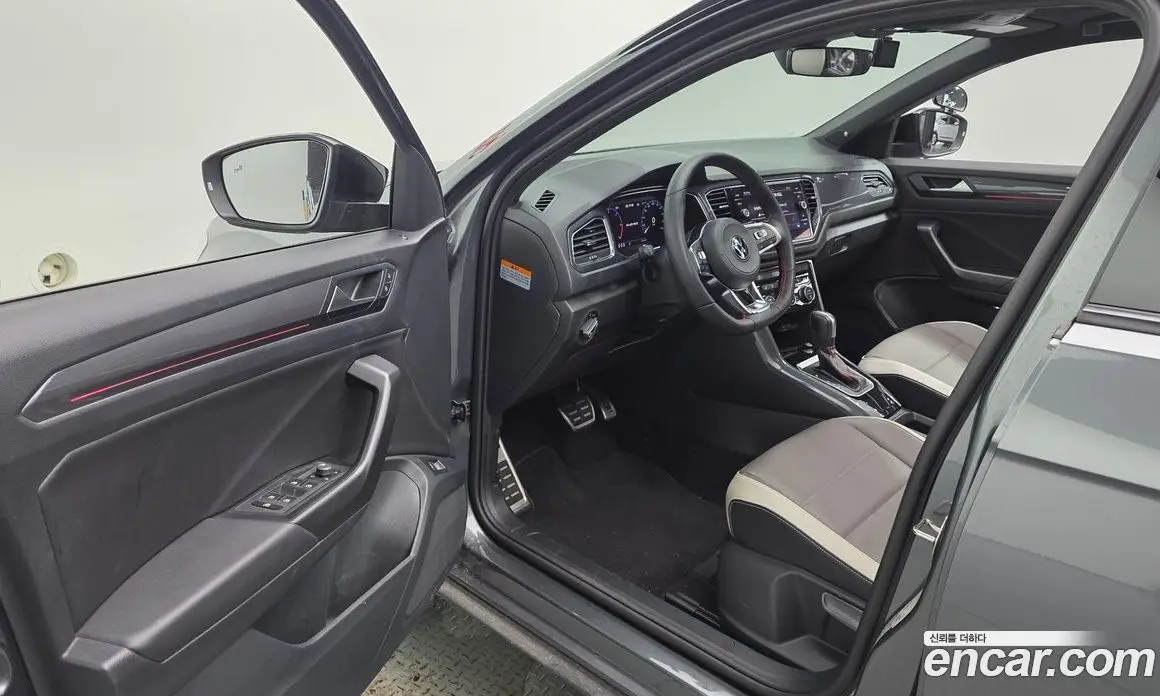 Volkswagen T-Roc 2022 2.0 автомат (гидро), фото 10 Volkswagen T-Roc 2022 2.0 автомат (гидро), фото 10