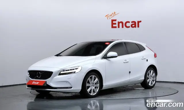 Volvo V40, 2018, 49 784 км Volvo V40, 2018, 49 784 км