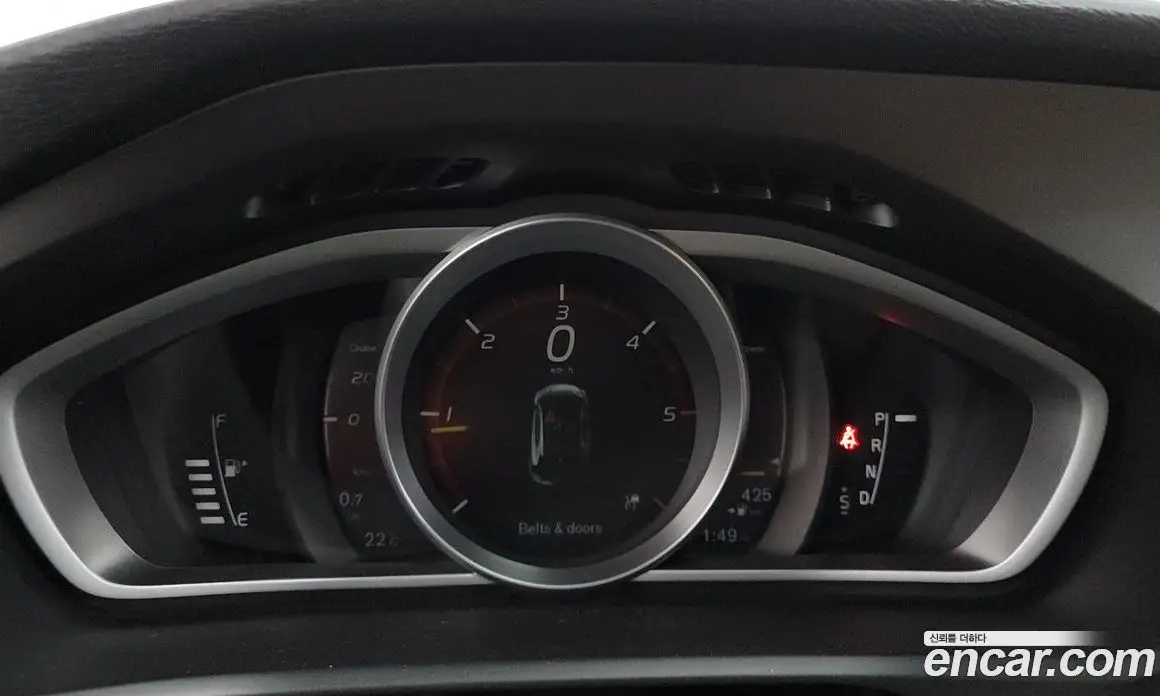 Volvo V40 2018 2.0 автомат (гидро), фото 11