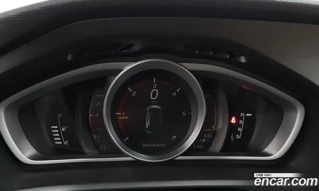 Volvo V40 2018 2.0 автомат (гидро), миниатюра 11